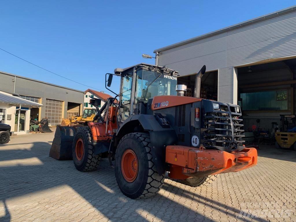 Hitachi ZW 180 Pyöräkuormaajat