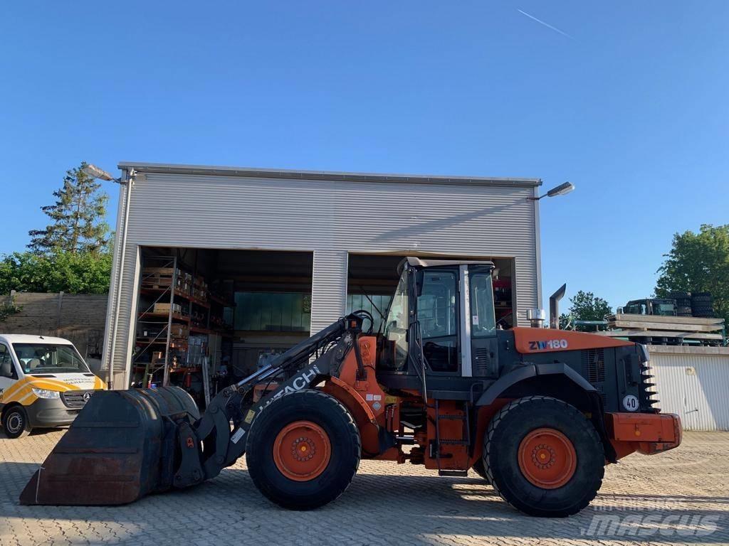 Hitachi ZW 180 Pyöräkuormaajat