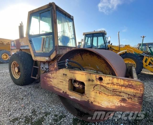 Komatsu JV110WA-HD Yksivalssijyrät
