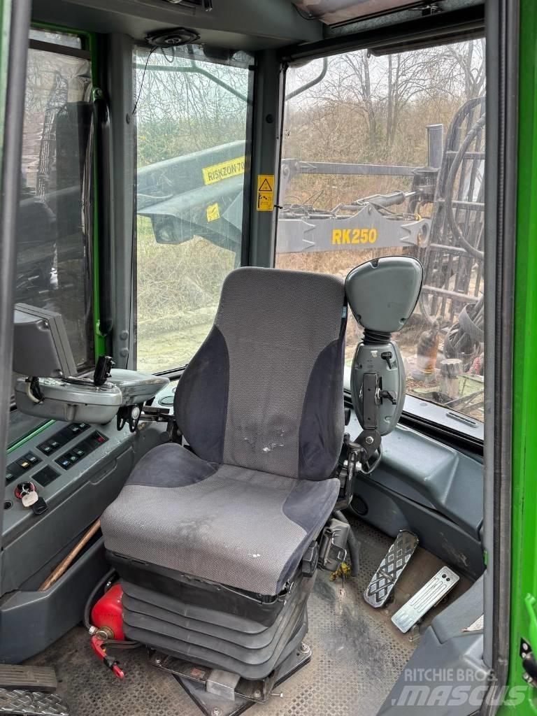 John Deere 1110 D Kuormatraktorit