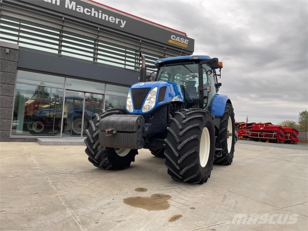 New Holland T7050 Traktorit