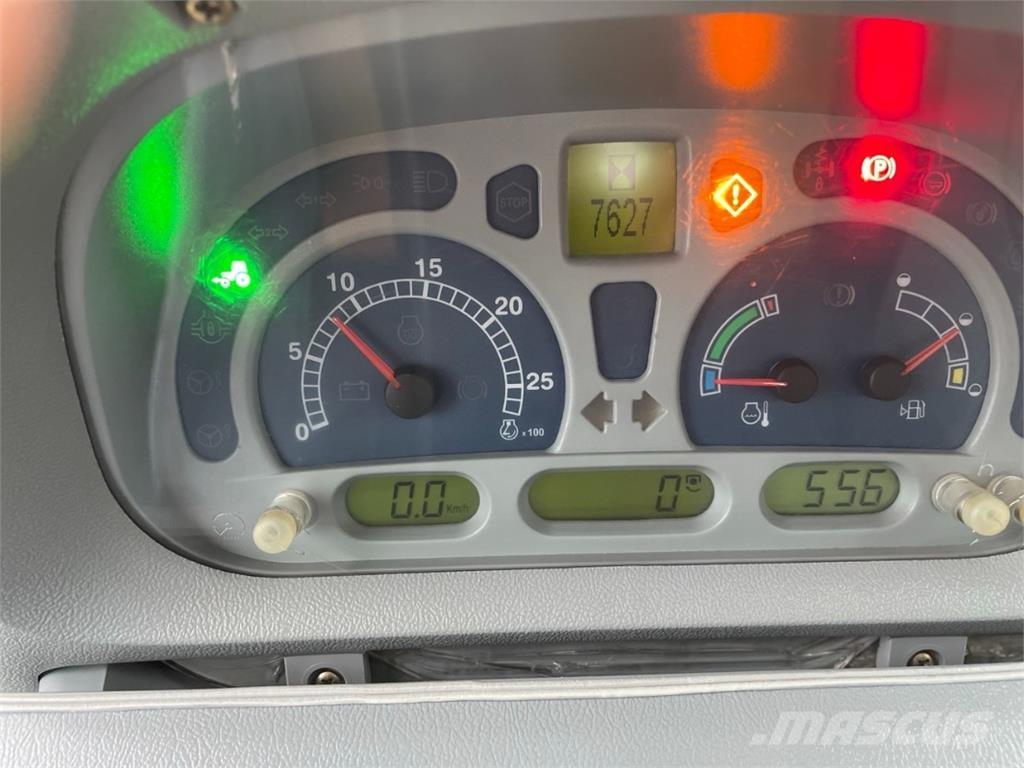 New Holland T7050 Traktorit