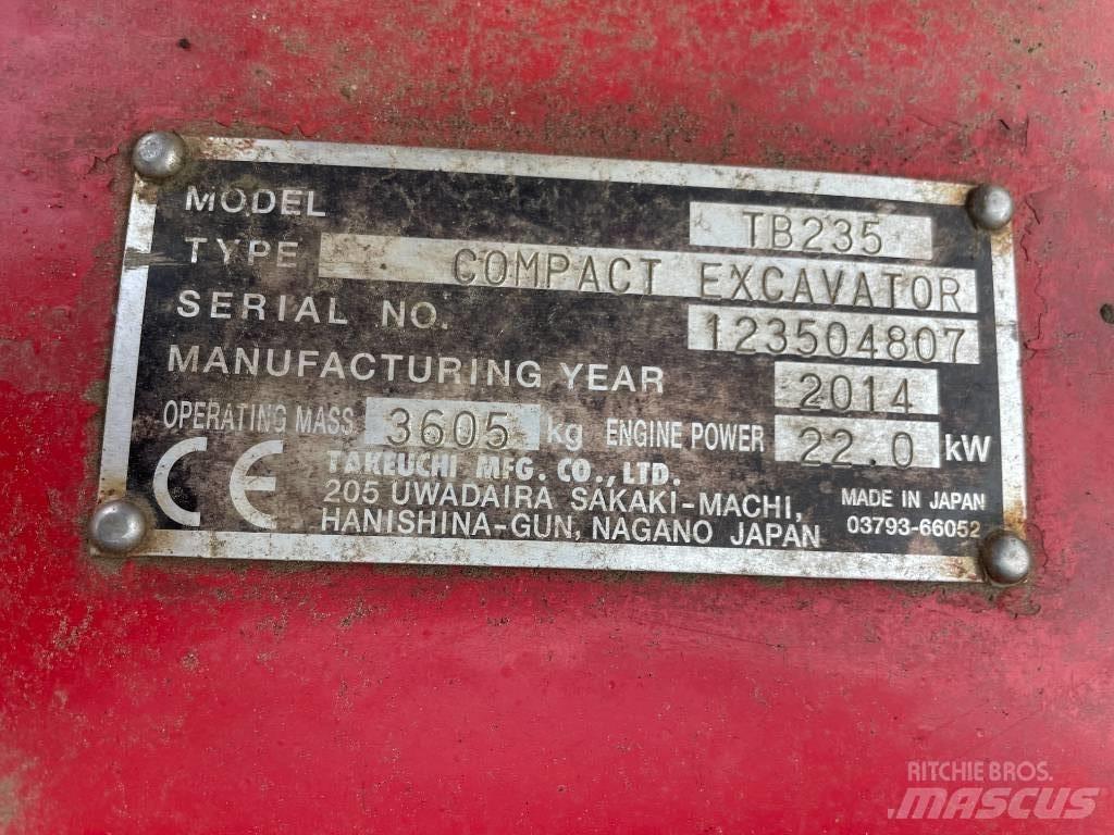Takeuchi TB 235 Minikaivukoneet < 7t