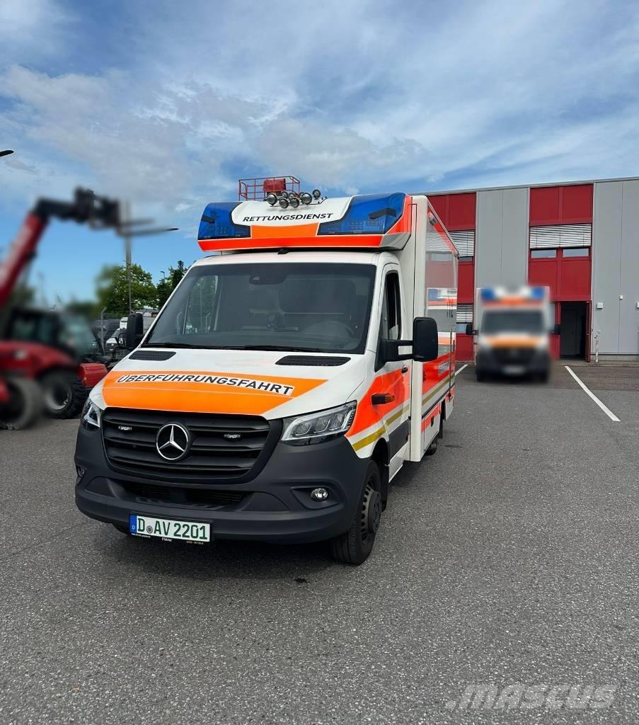 Mercedes-Benz 100 D Ambulanssit