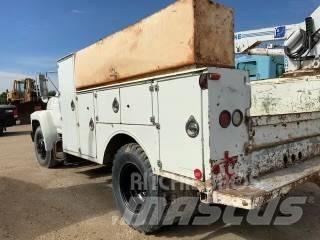Ford F600 Tienhoitoautot