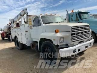 Ford F600 Tienhoitoautot