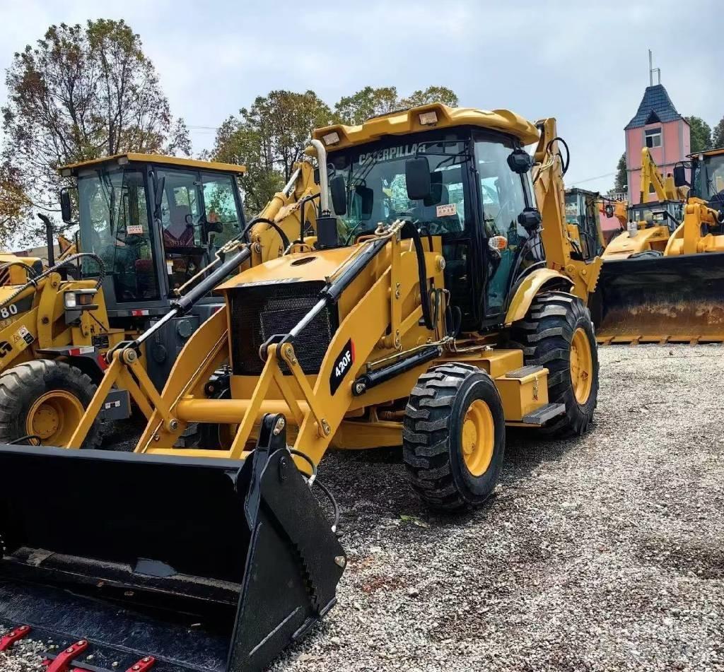 CAT 420 F Kaivurikuormaajat