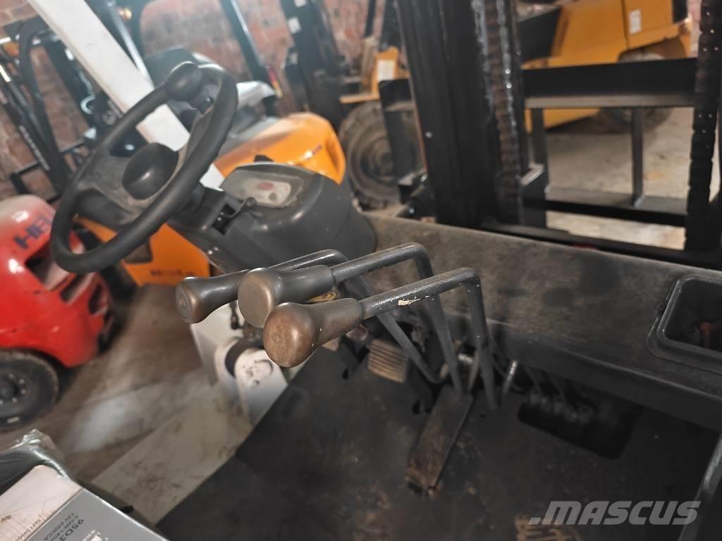 TCM FD 70 Z8 Dieseltrukit