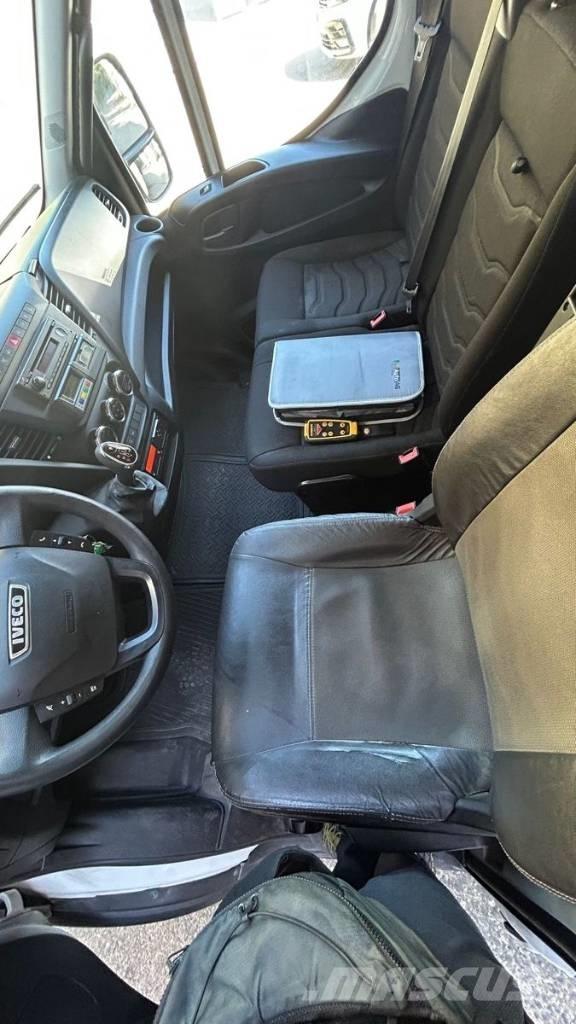 Iveco 70C 17 Pakettiautot
