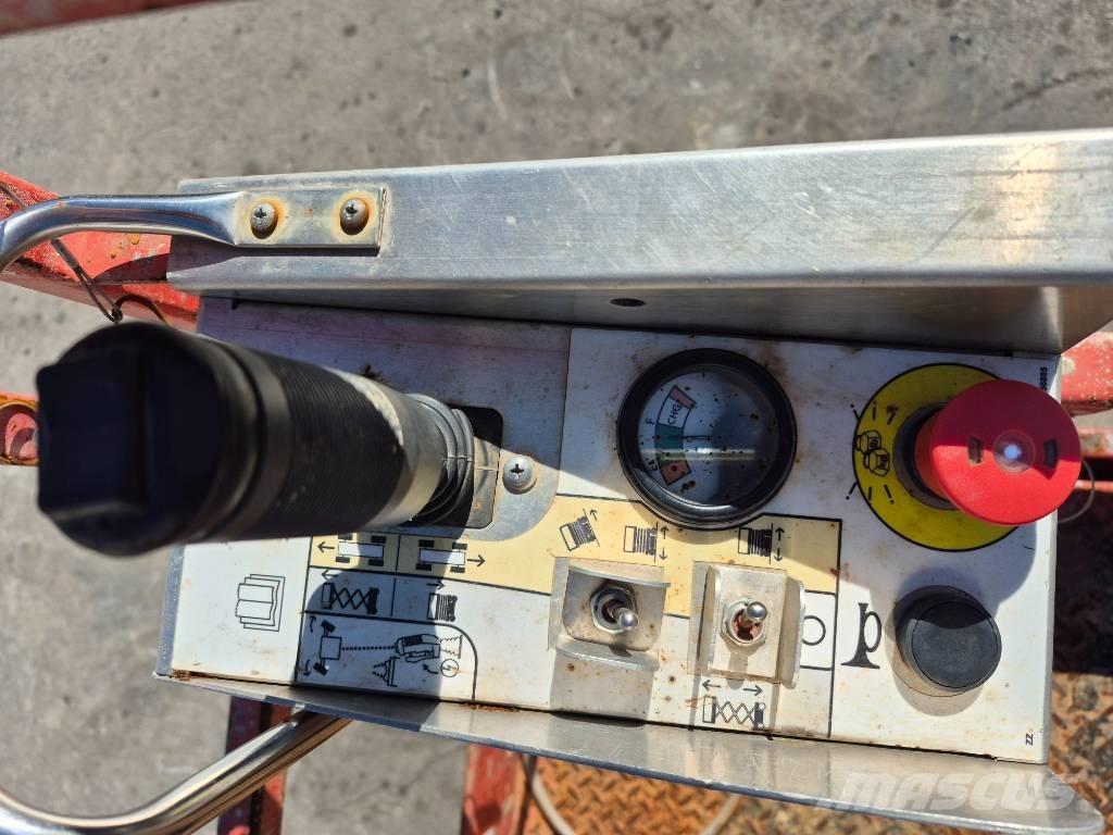 SkyJack SJ III 4632 Saksilavat