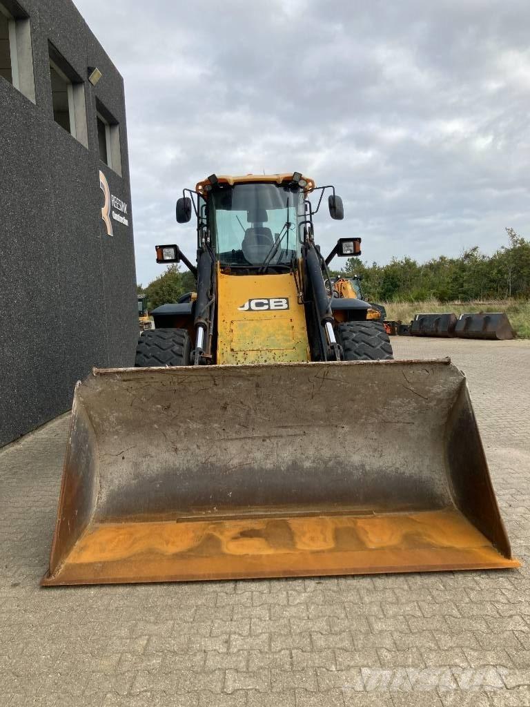 JCB 436 Pyöräkuormaajat