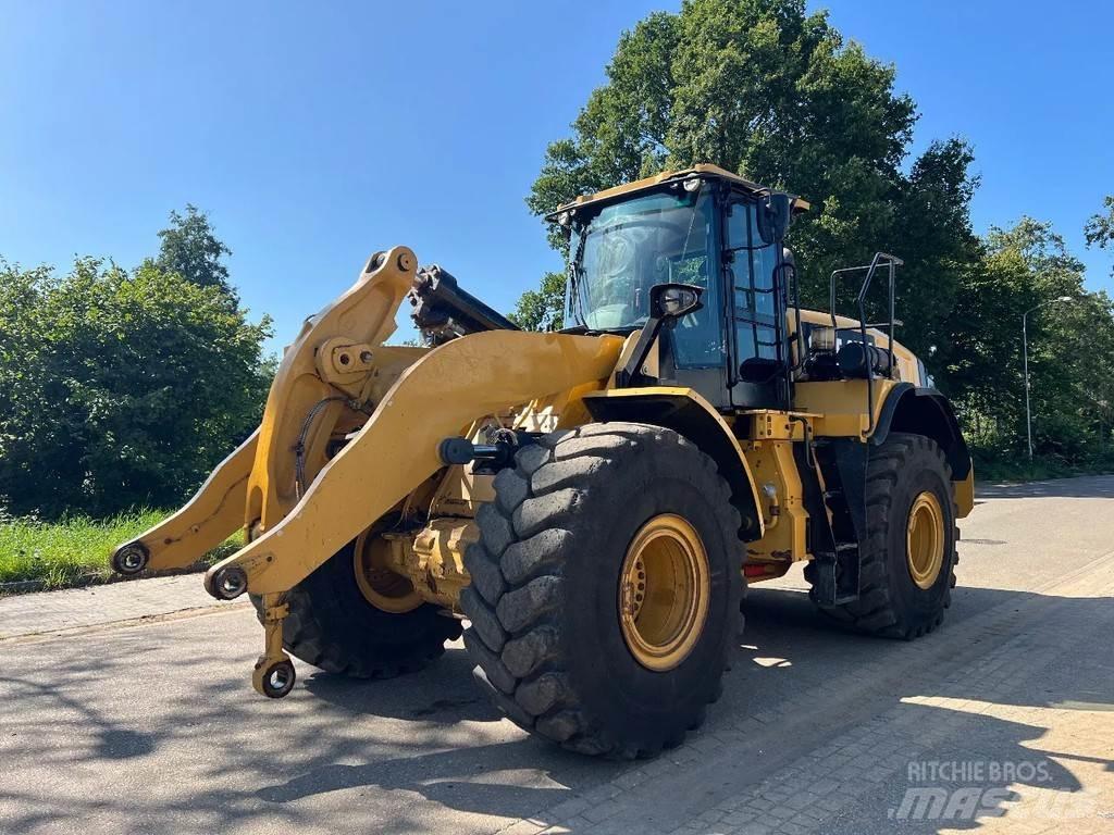 CAT 966M Pyöräkuormaajat