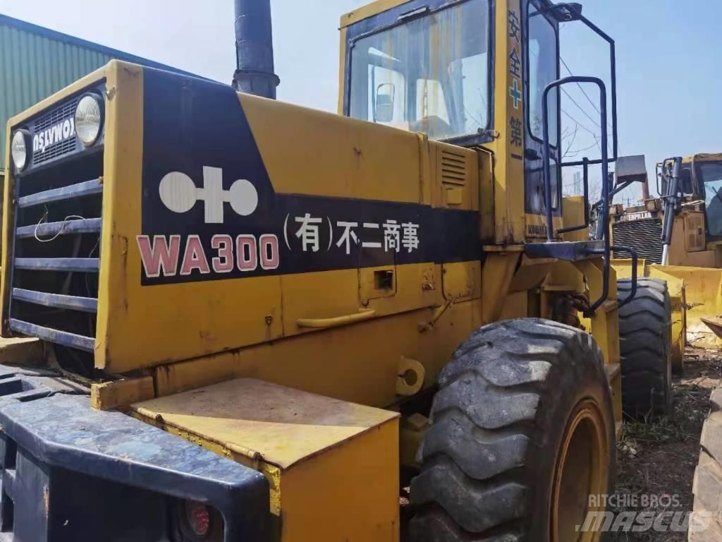 Komatsu WA 300 Pyöräkuormaajat