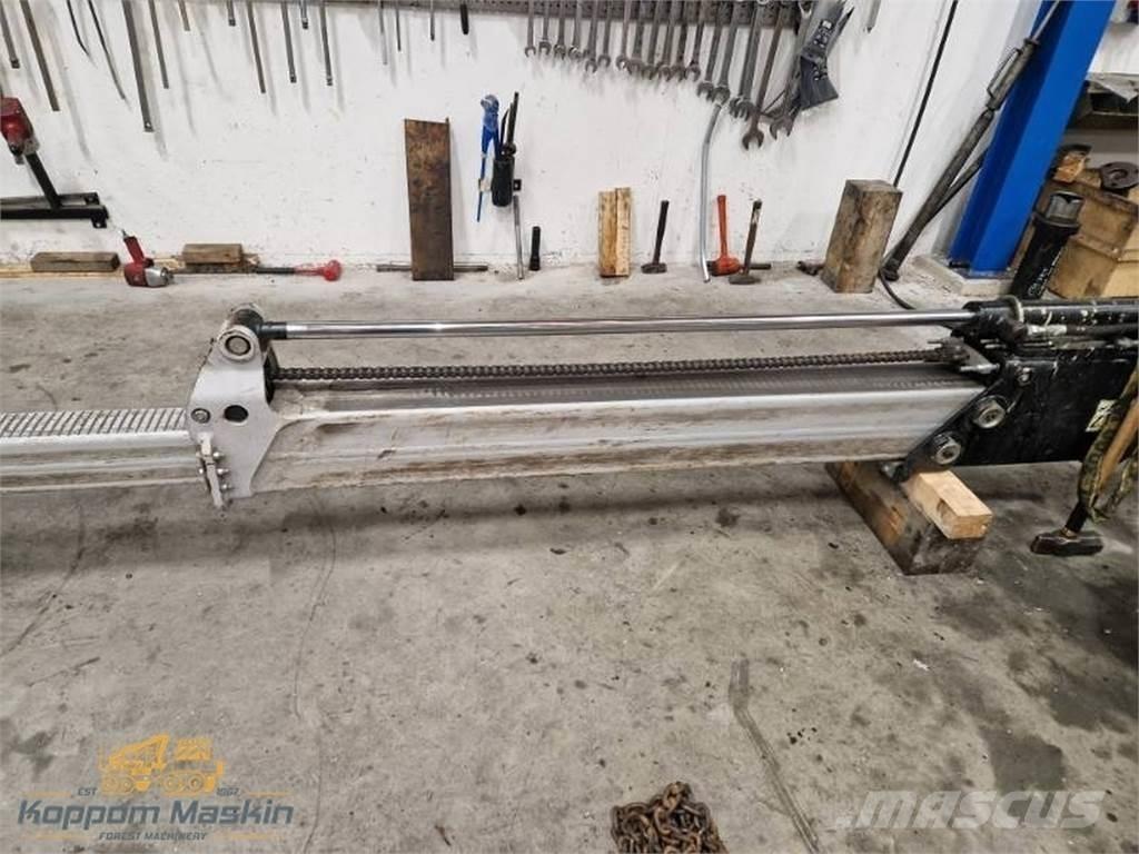 Komatsu 130F Combi Kuormatraktorinosturit