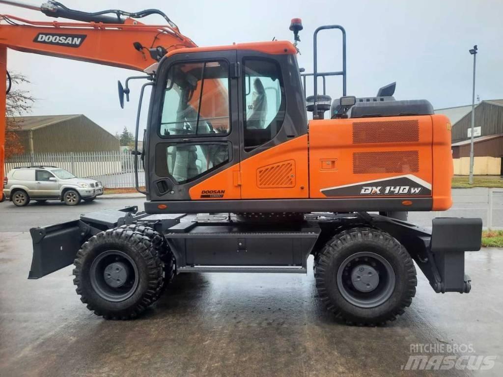 Doosan Dx140W-7 Pyöräkaivukoneet