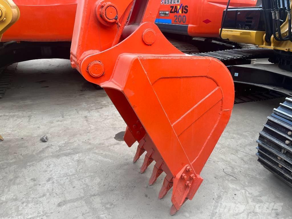 Hitachi 130 Telakaivukoneet