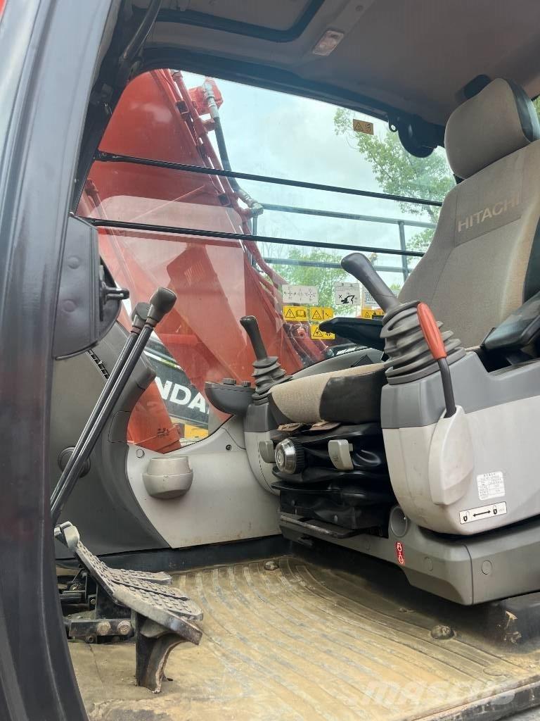 Hitachi 130 Telakaivukoneet