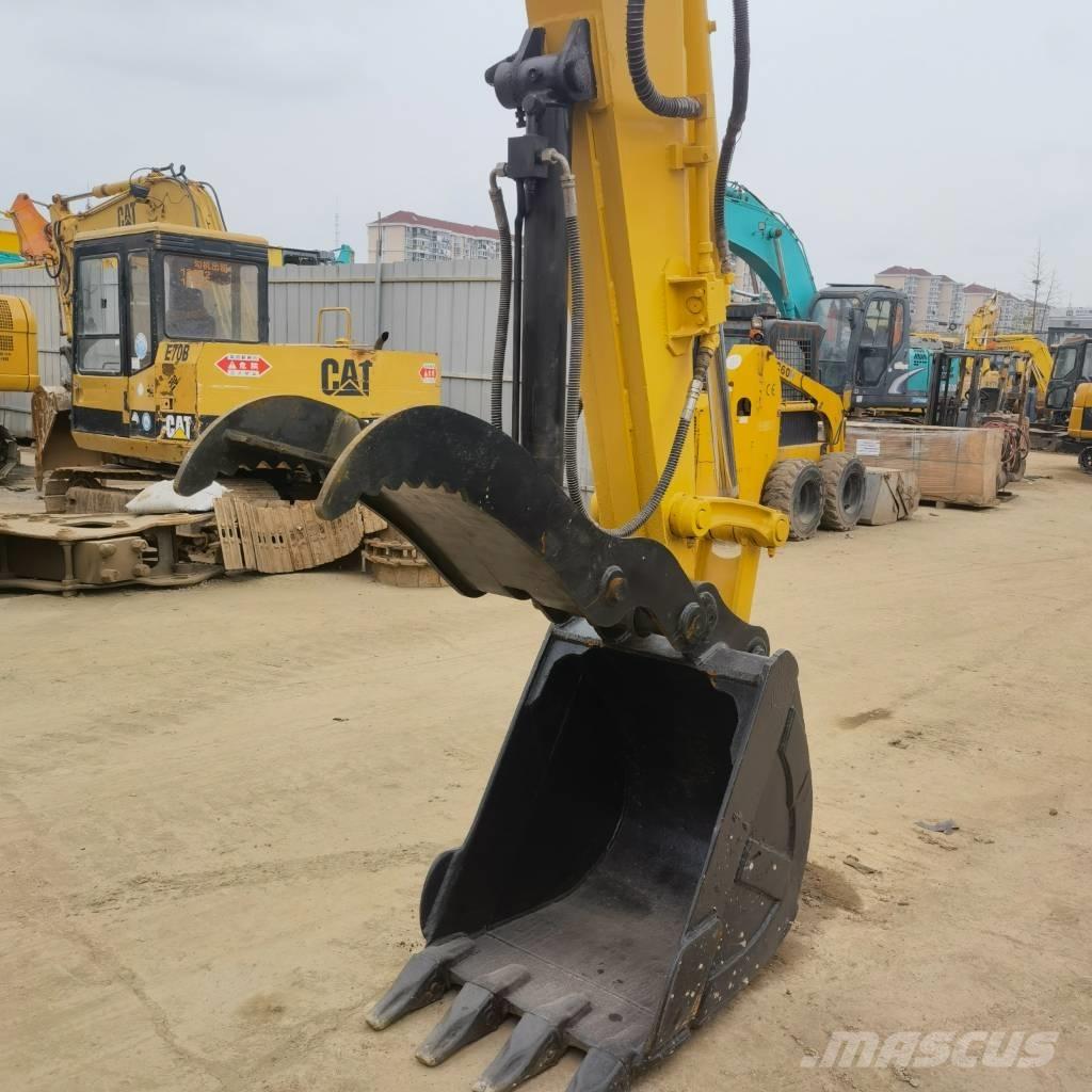 Komatsu PC78US Midikaivukoneet 7t - 12t
