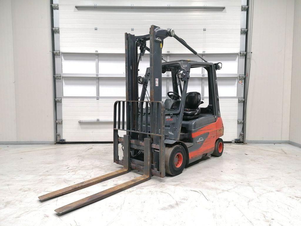 Linde E30-01 Sähkötrukit