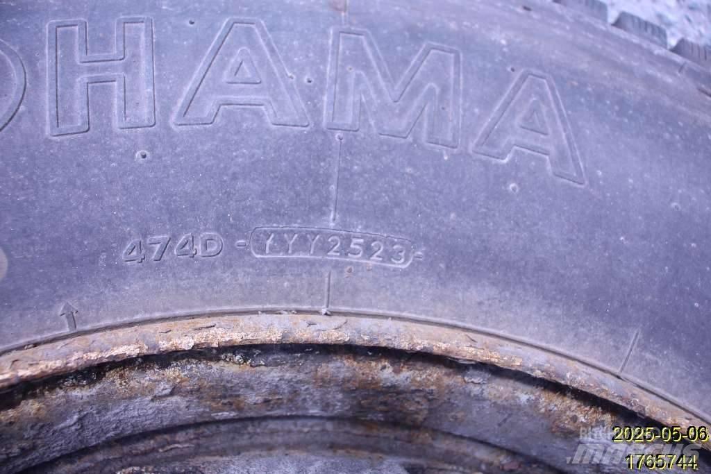 Yokohama SY397 Renkaat ja vanteet