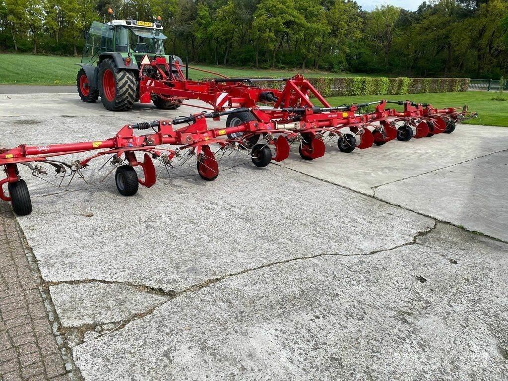 Lely 1250 Pöyhimet ja haravat