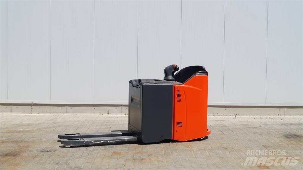 Linde T20SP kurz Lavansiirtotrukit