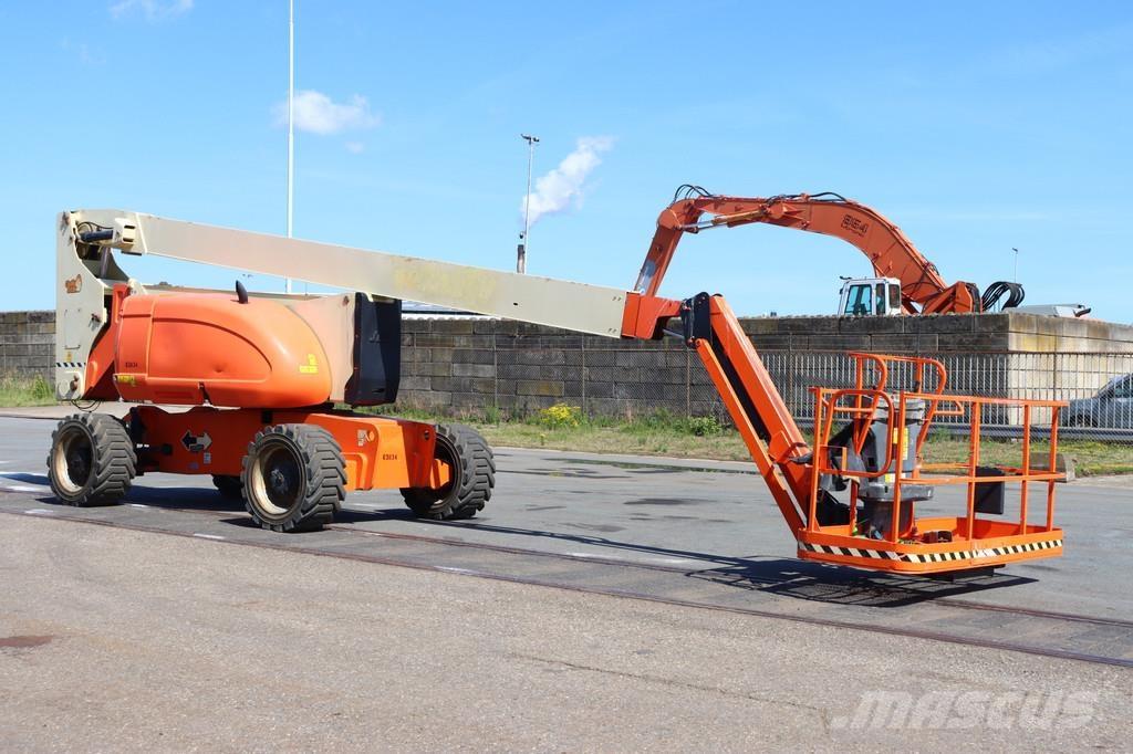 JLG 800AJ Kuukulkijat