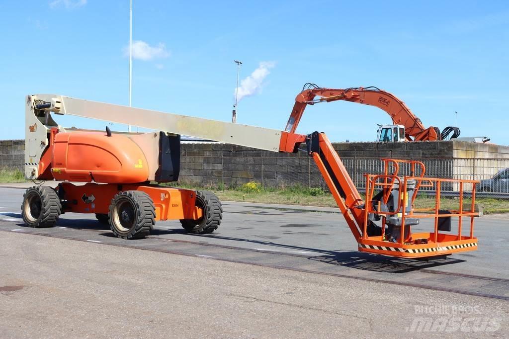 JLG 800AJ Kuukulkijat