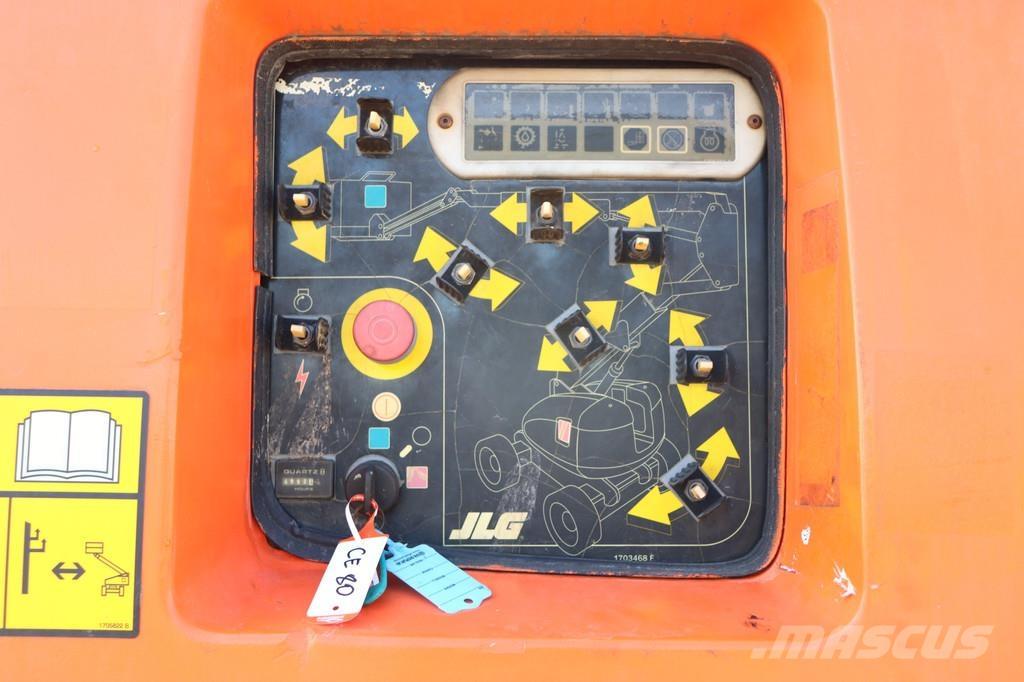 JLG 800AJ Kuukulkijat