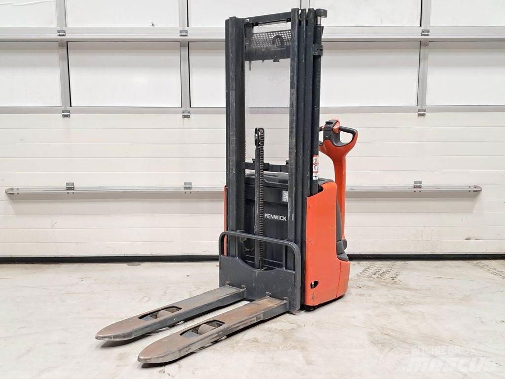 Linde L10 Käyden ajettavat pinoamistrukit