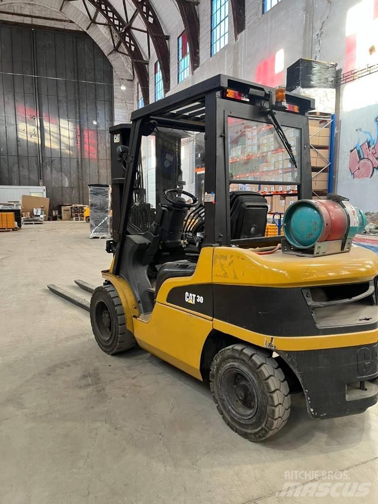 CAT CAT GP30N Nestekaasutrukit