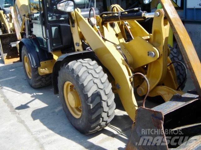 CAT 906 M Pyöräkuormaajat