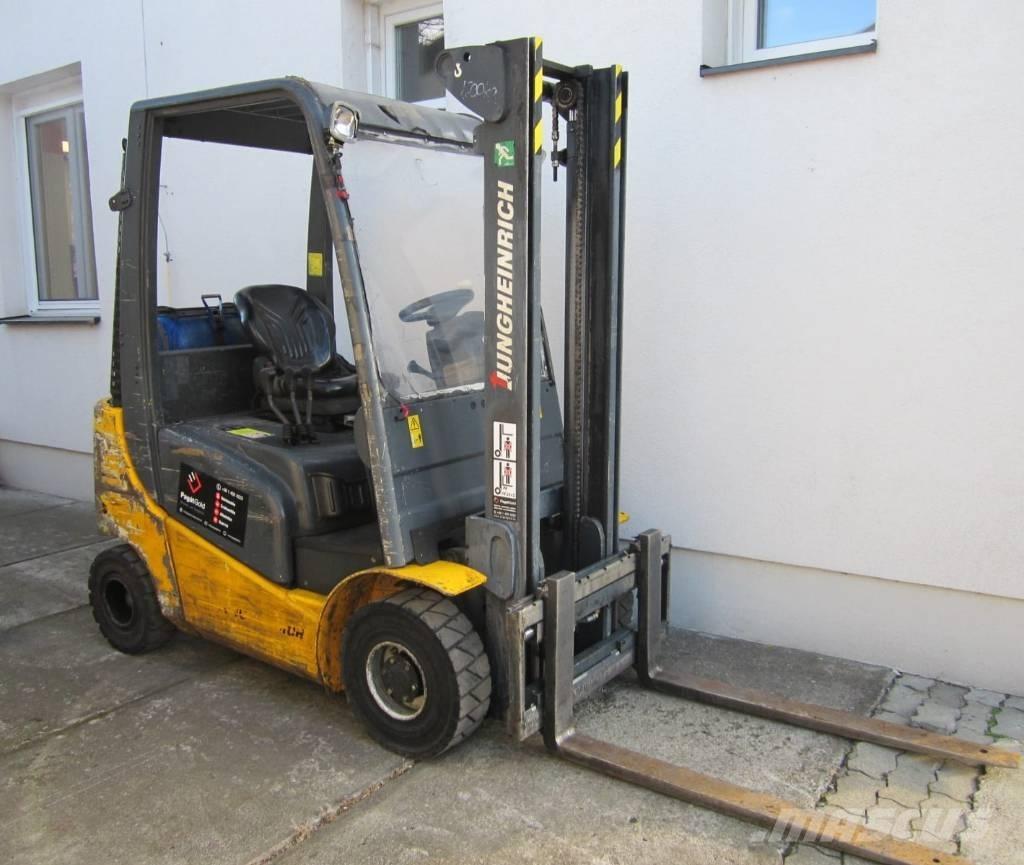 Jungheinrich TFG 316 Nestekaasutrukit