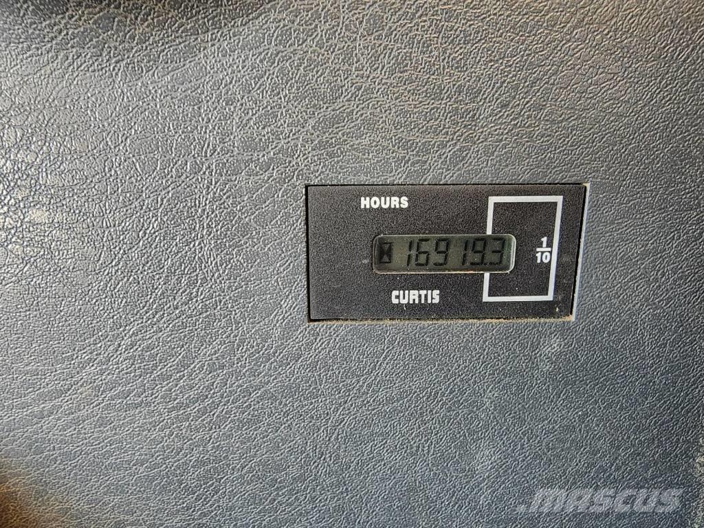 Hyundai Robex 140 W Pyöräkaivukoneet