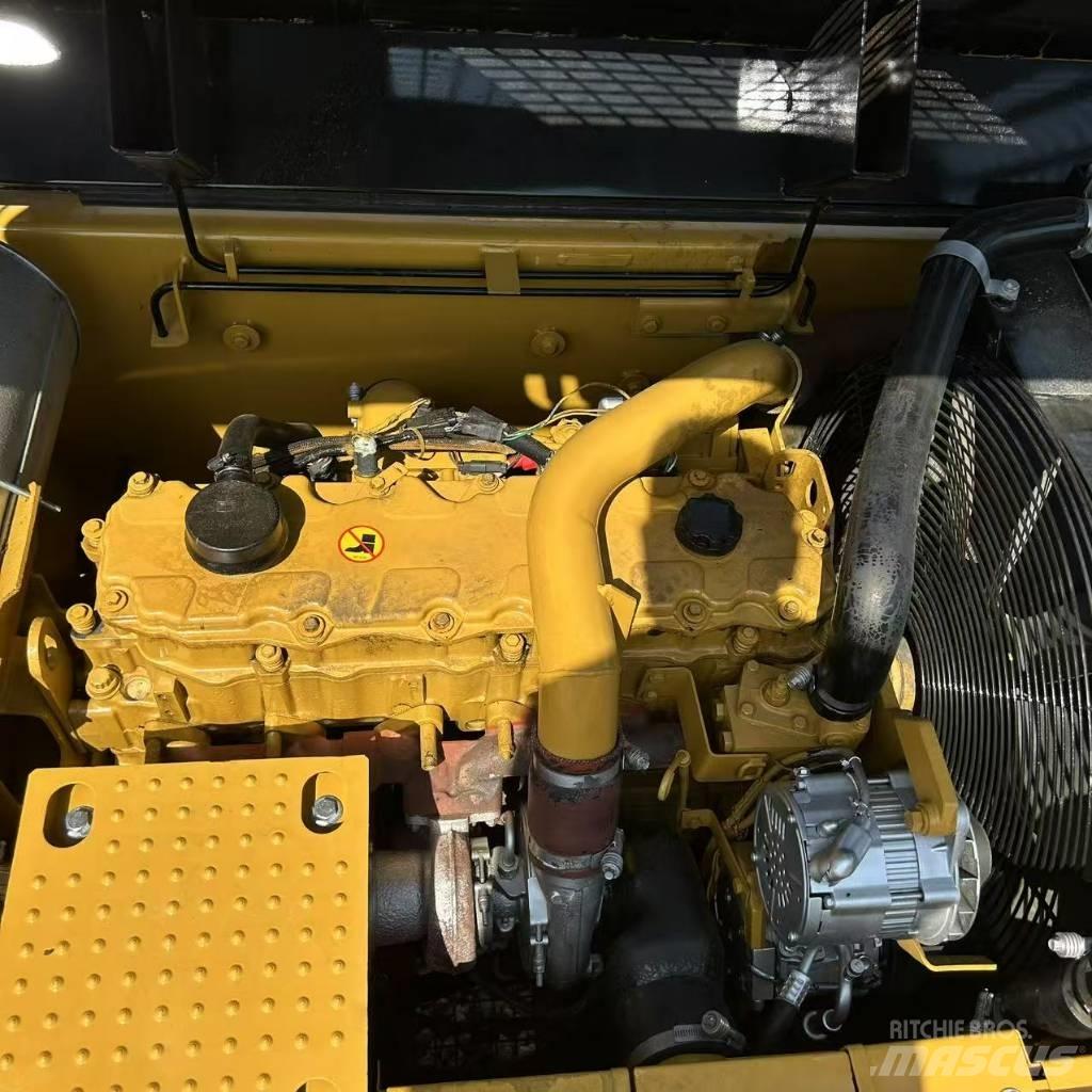 CAT 324D2L Telakaivukoneet