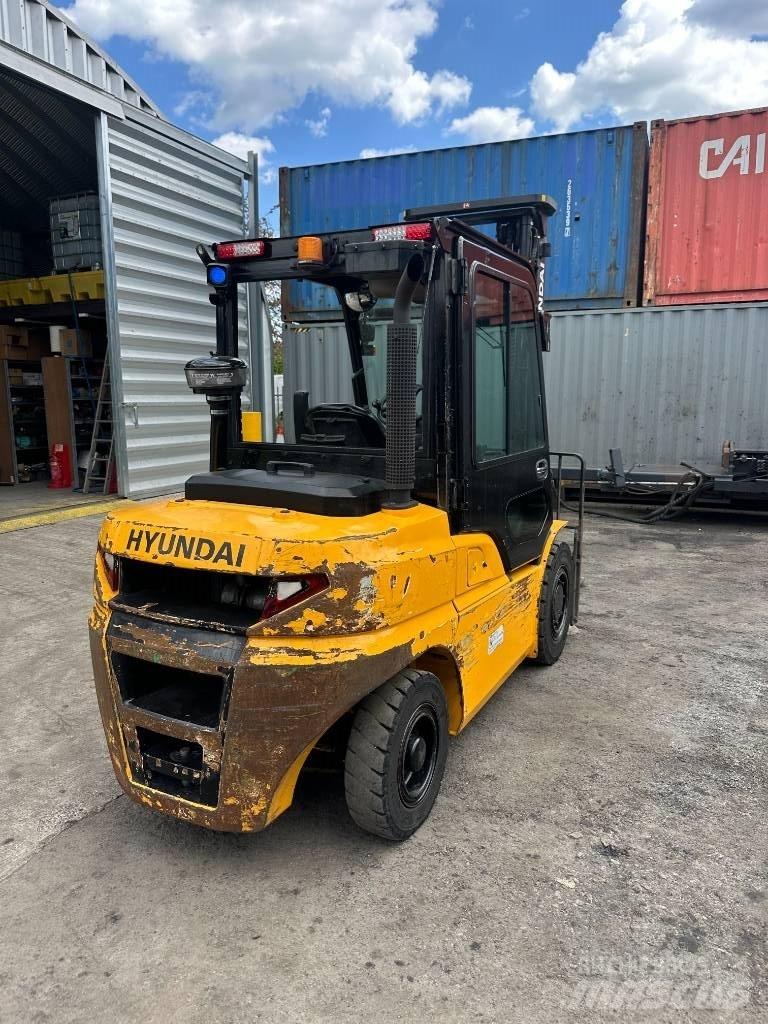 Hyundai 40D-9F Dieseltrukit