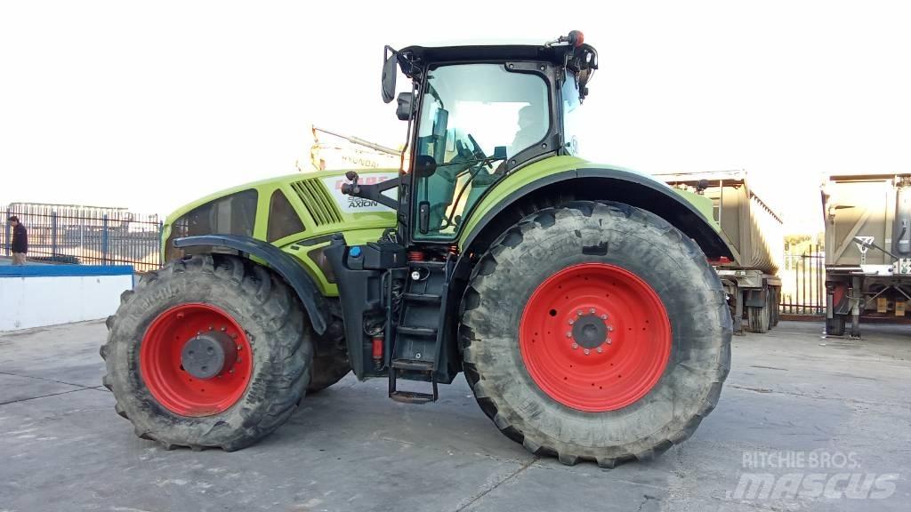 CLAAS Axion 920 Traktorit