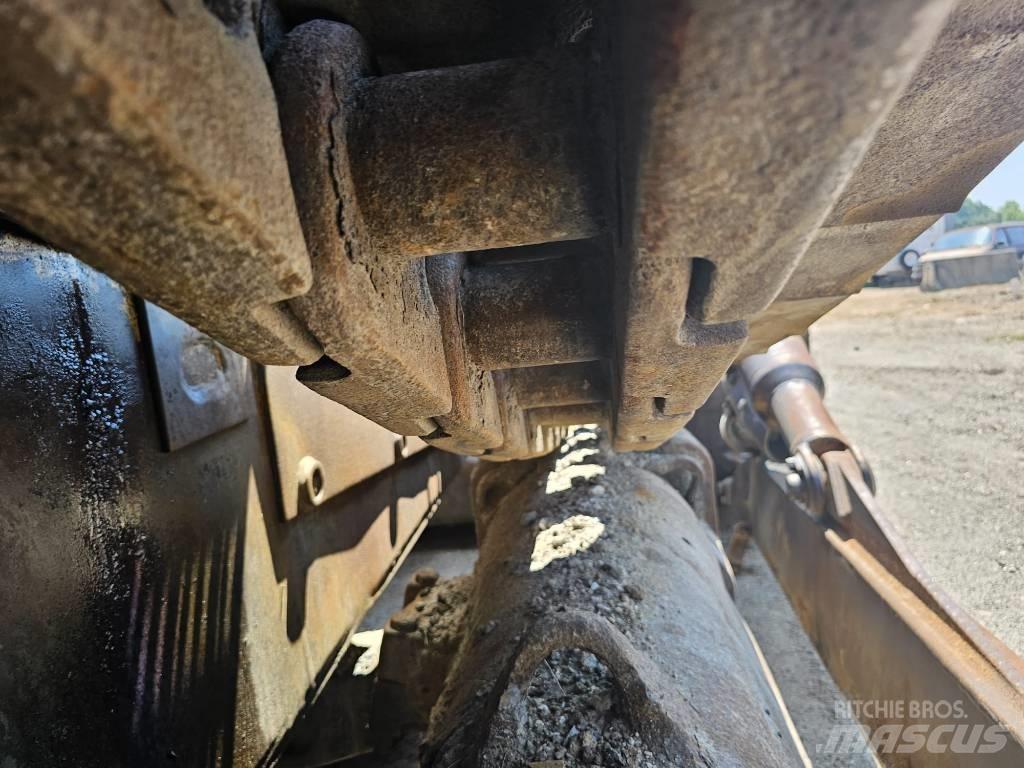 CAT D8L Telaketjupuskutraktorit