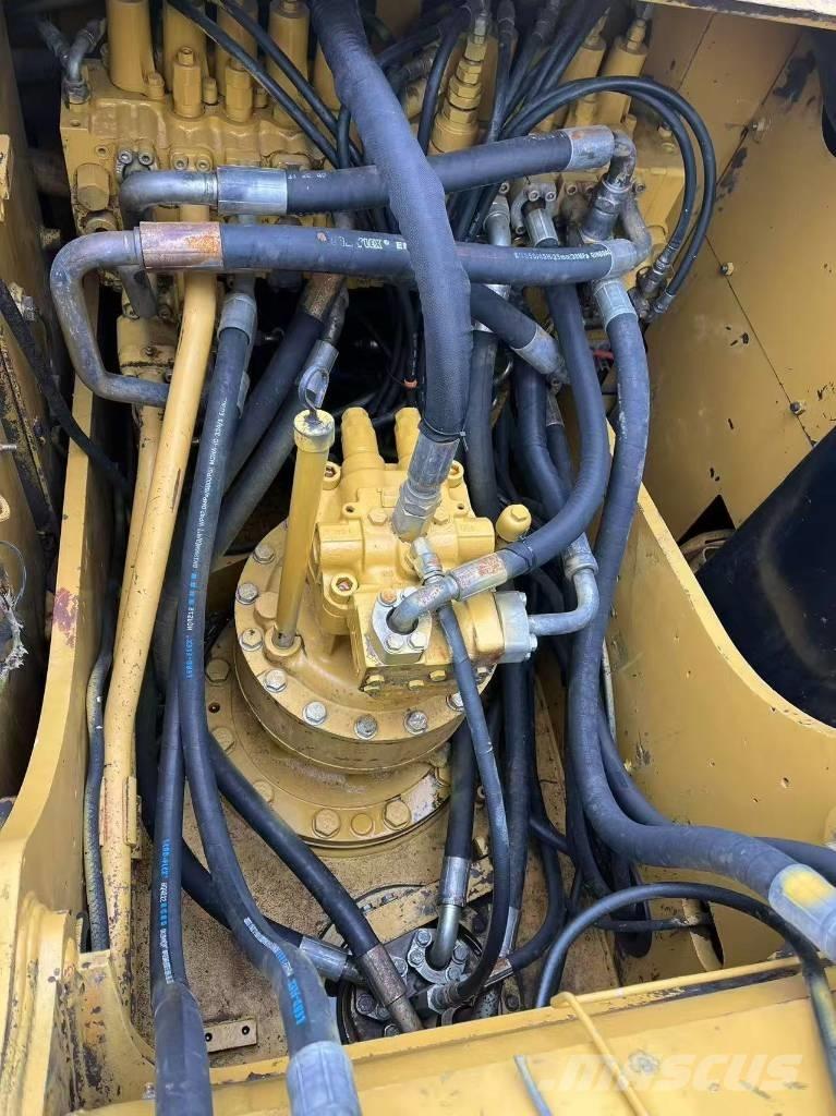 CAT 320 D Telakaivukoneet