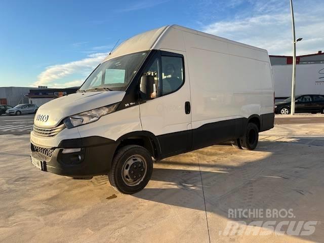Iveco 35C 12 Pakettiautot