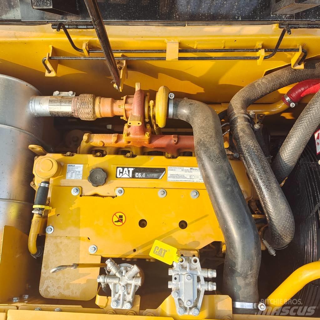 CAT 320D Telakaivukoneet