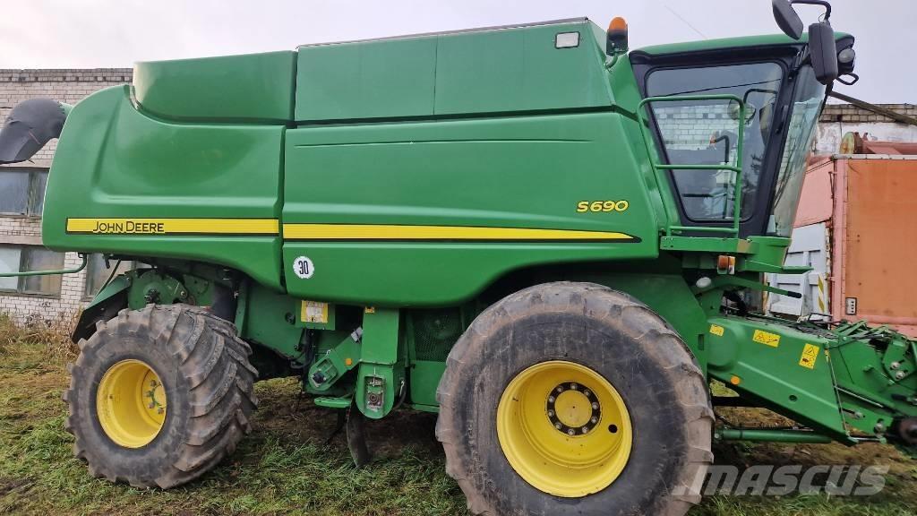 John Deere S 690 Leikkuupuimurit