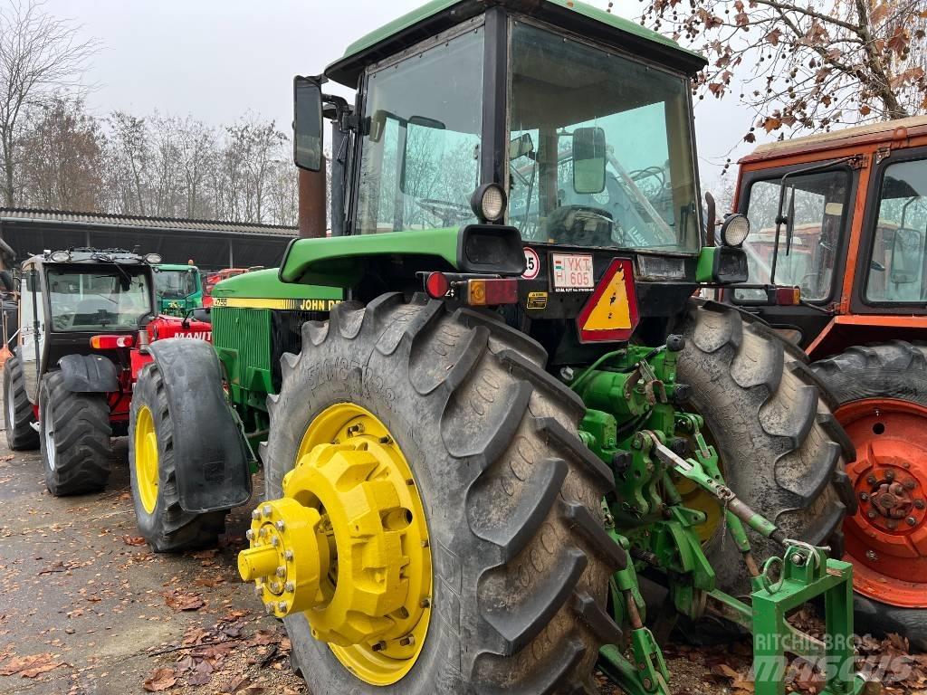 John Deere 4755 Traktorit