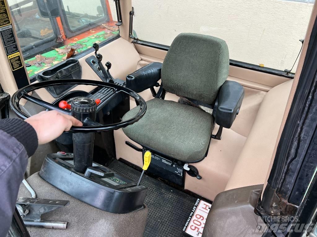 John Deere 4755 Traktorit