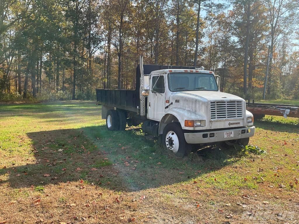 International 4900 Sora- ja kippiautot