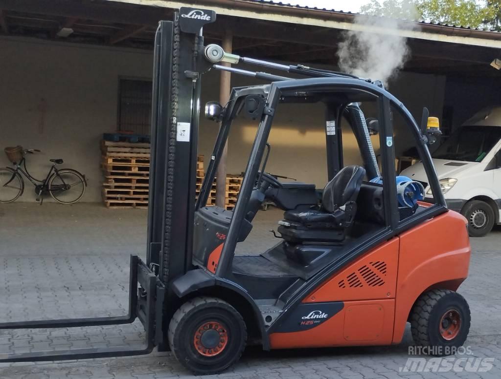 Linde H 25 T - 02 Nestekaasutrukit