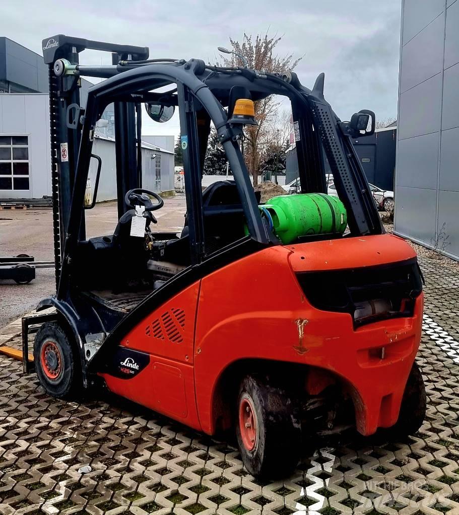 Linde H 25 T - 02 Nestekaasutrukit