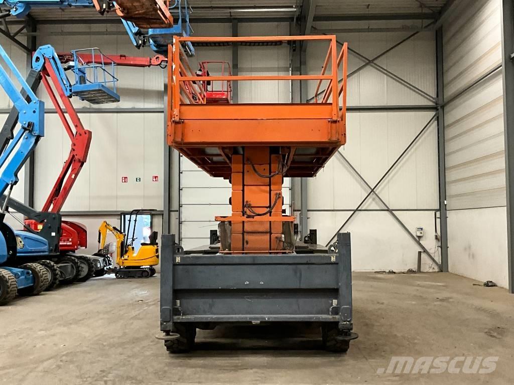 JLG 245-25 Saksilavat