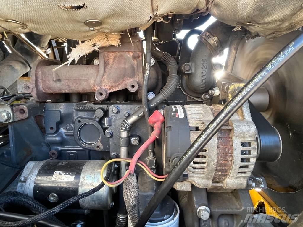 New Holland LS 185 B Liukuohjatut kuormaajat