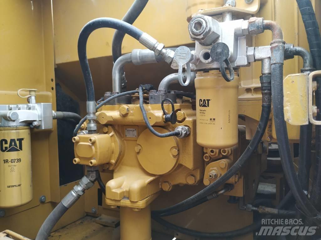 CAT 320 D Telakaivukoneet